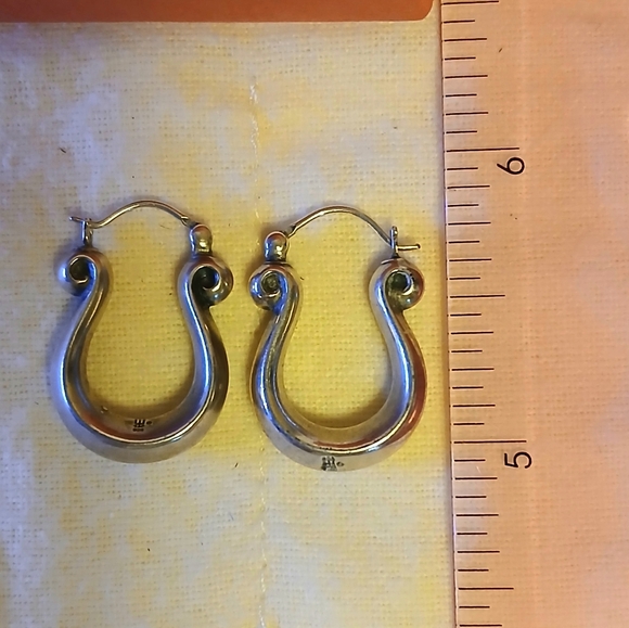 Retired James Avery Earrings - Picture 2 of 7